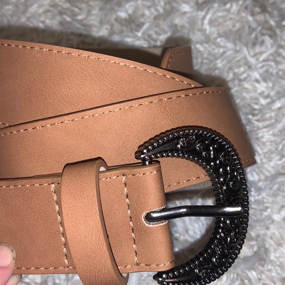💥$10 SALE💥NWT! 40” Women’s Belt - Picture 2 of 8